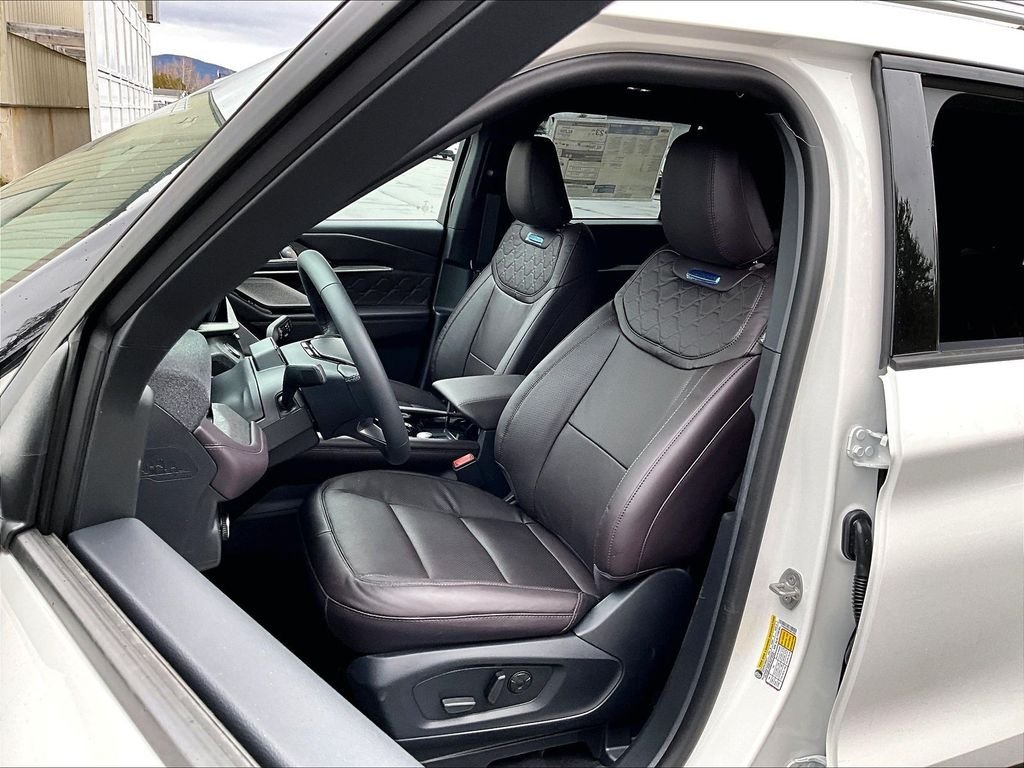 New 2026 White Metallic Ford Platinum image 10