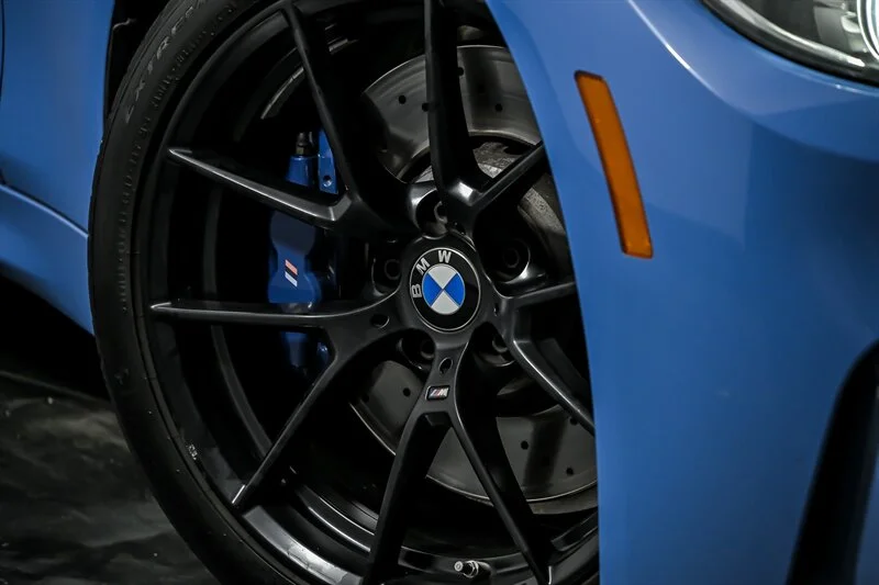 Used 2018 Yas Marina Blue Metallic BMW  image 3