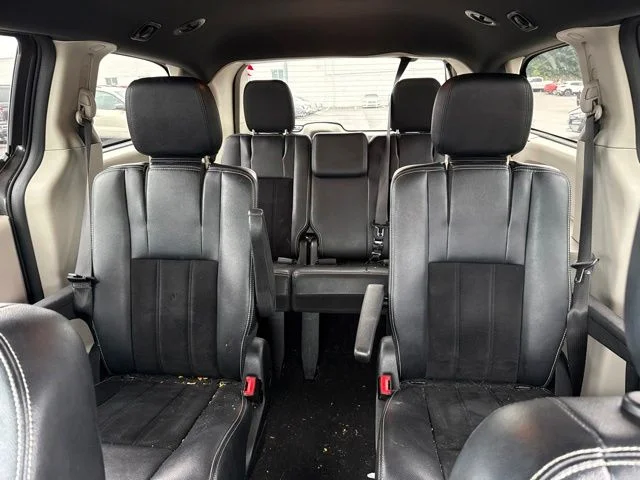 Used 2018 Gray Dodge SXT image 24