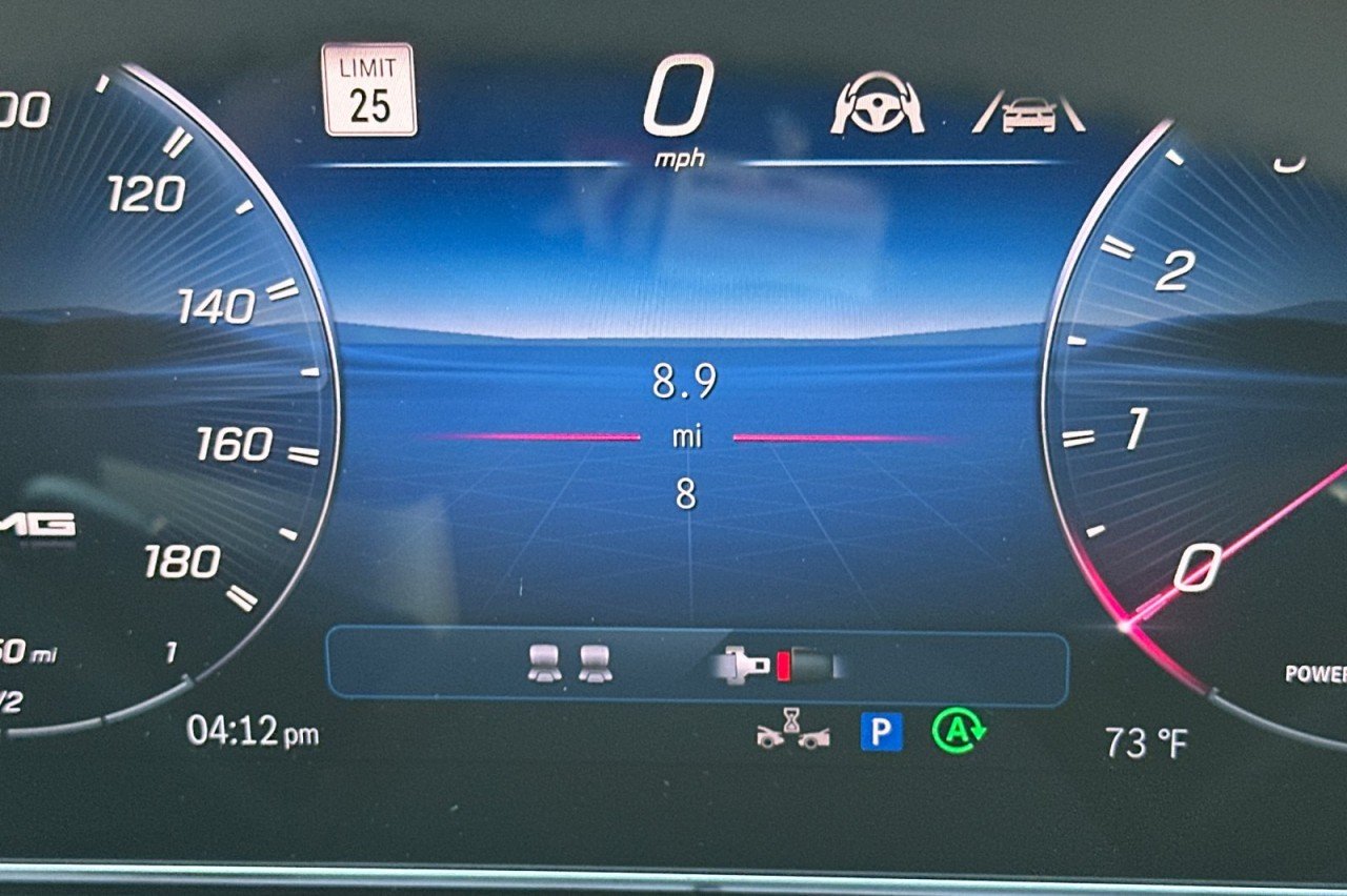 New 2026 MANUFAKTUR Moonlight White Metallic Mercedes-Benz AMG® CLE 53 4MATIC+ Coupe image 23