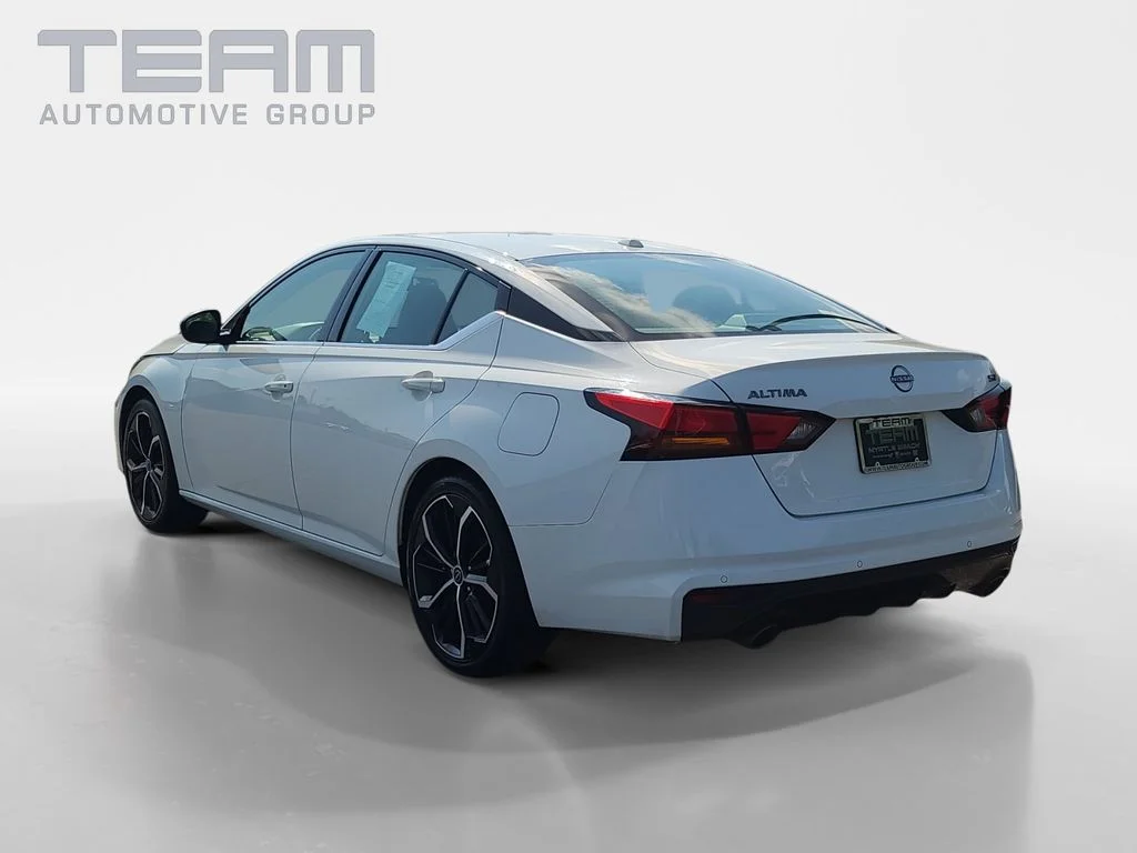 Used 2024 White Nissan 2.5 SR image 5
