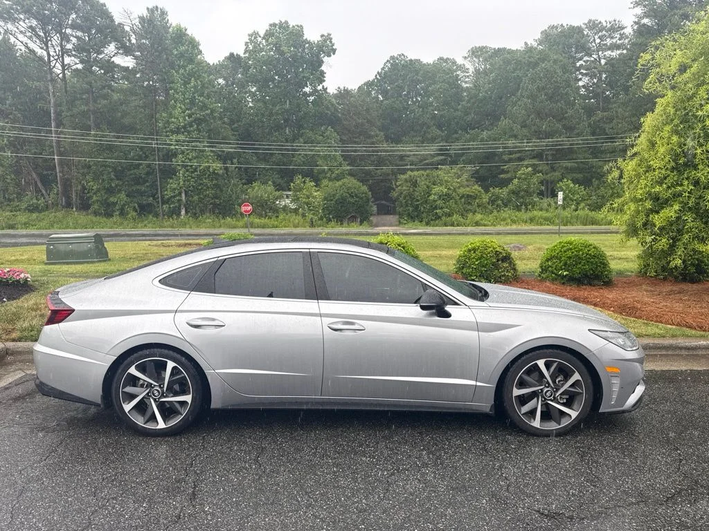 Used 2021 Silver Hyundai SEL Plus image 9