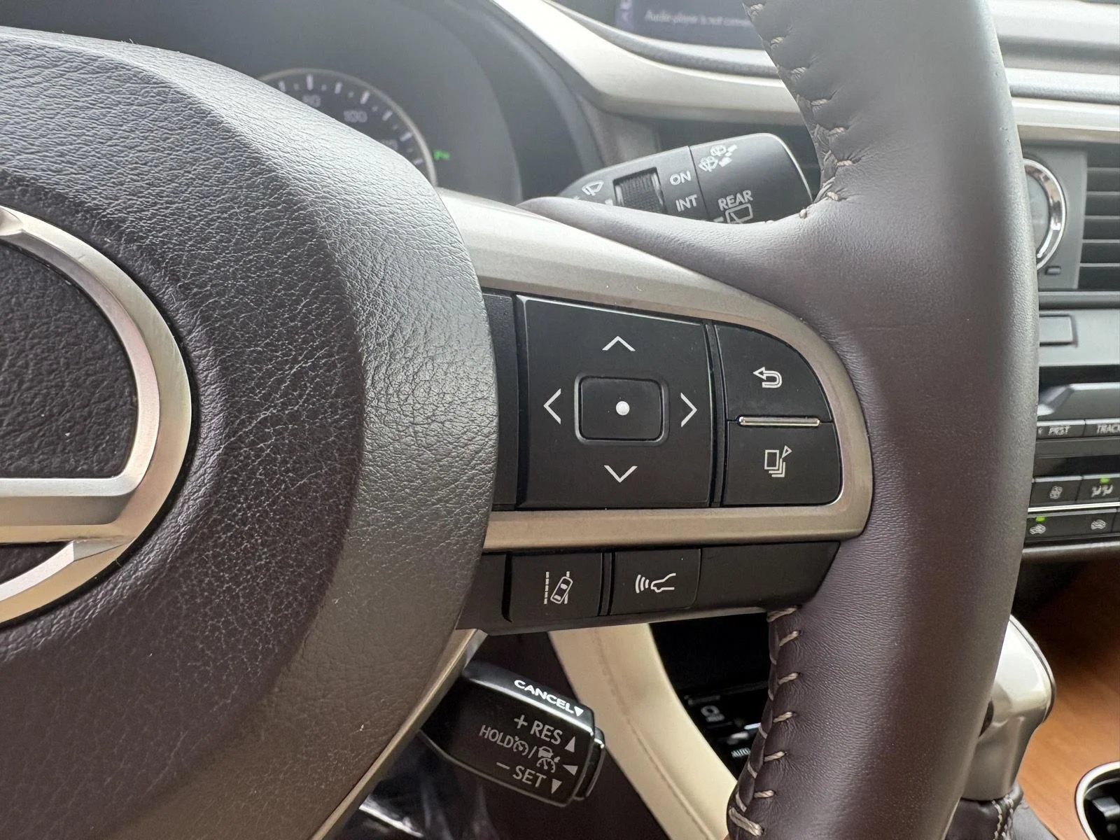 Used 2016  Lexus F Sport image 17