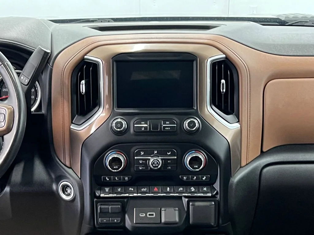 Used 2022 Northsky Blue Metallic Chevrolet High Country image 20