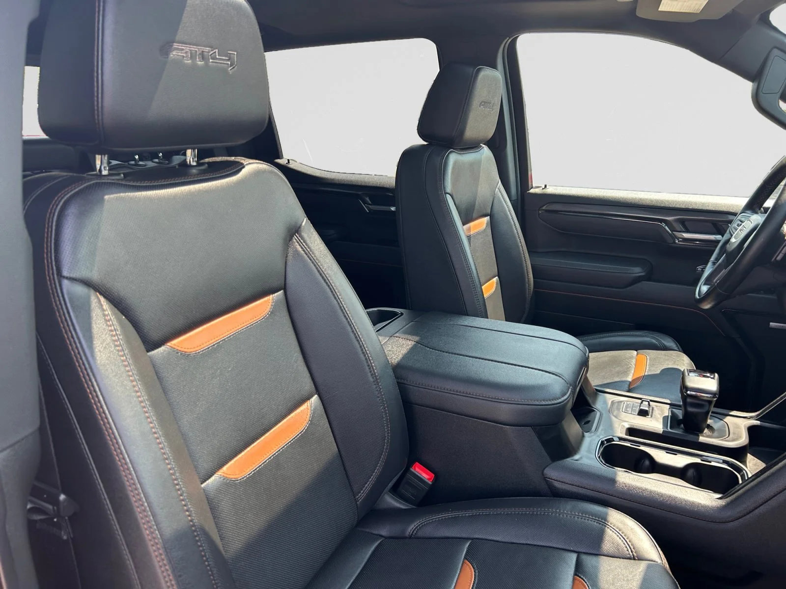 Used 2025 Gray GMC AT4 Crew Cab 6.2L Leather Sunroof Navigation 4x4 image 12