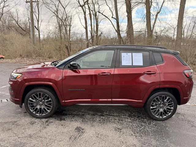 Used 2022 Velvet Red Pearl Coat Jeep High Altitude image 6