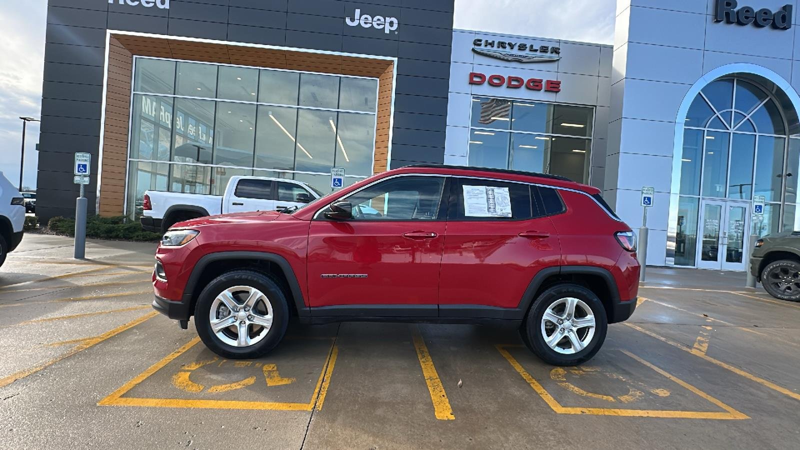 Used 2023 Jeep Compass Latitude with VIN 3C4NJDBN4PT503997 for sale in Kansas City