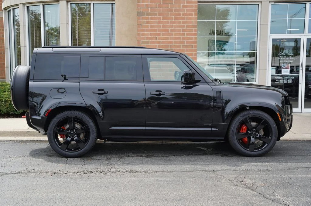 New 2026 Santorini Black Land Rover X image 7