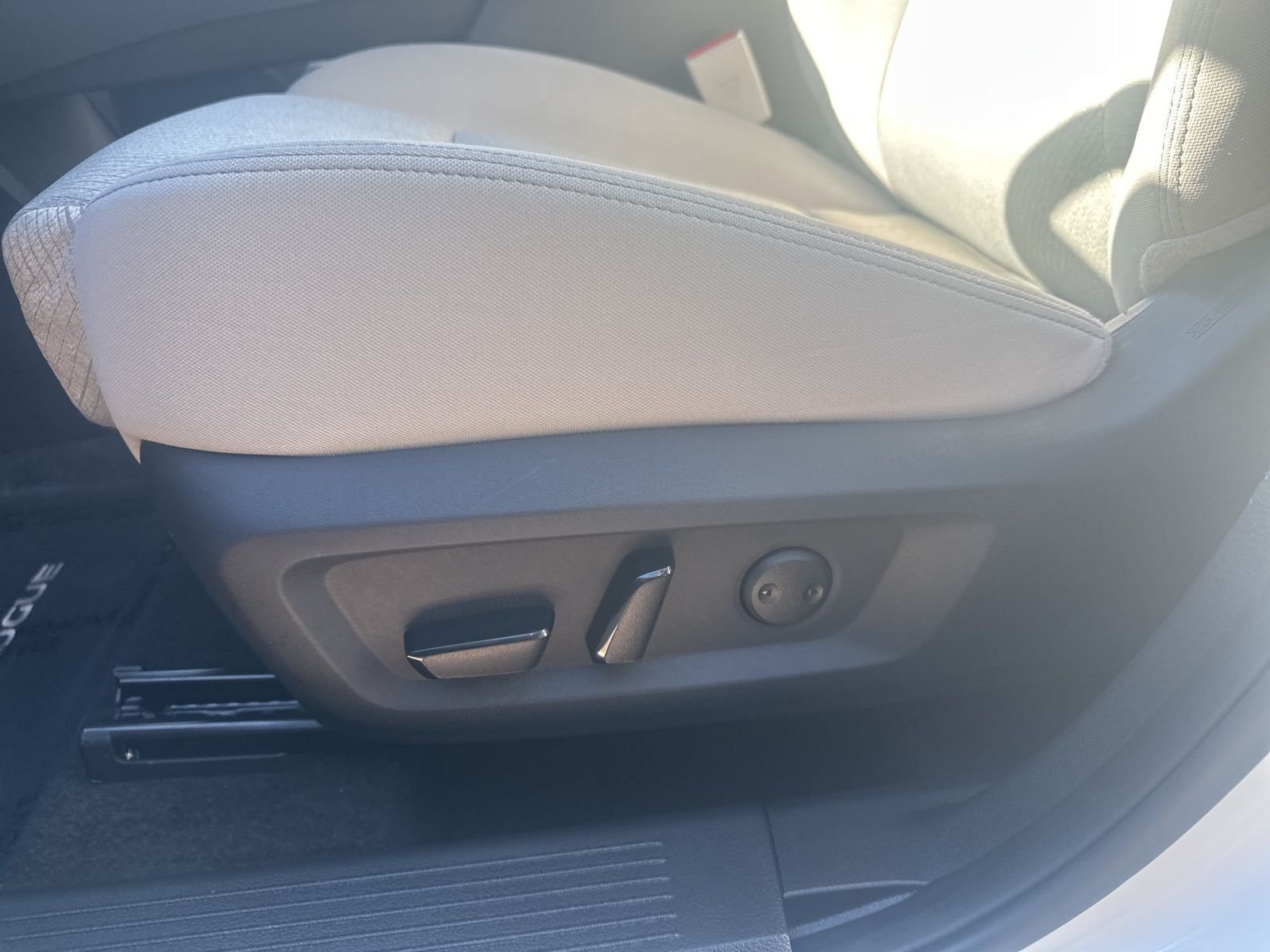 2025 Nissan Rogue SV - Photo 11