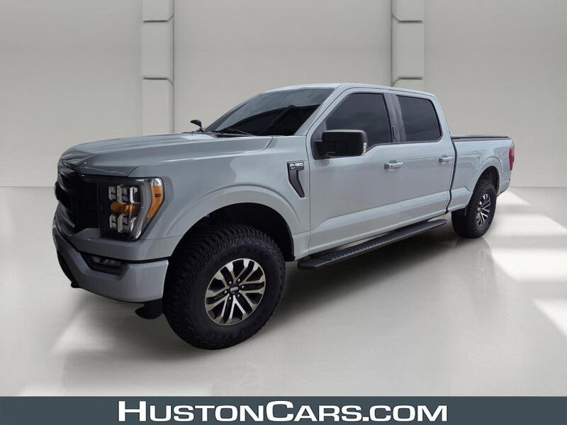 Used 2022 White Metallic FORD XLT image 1