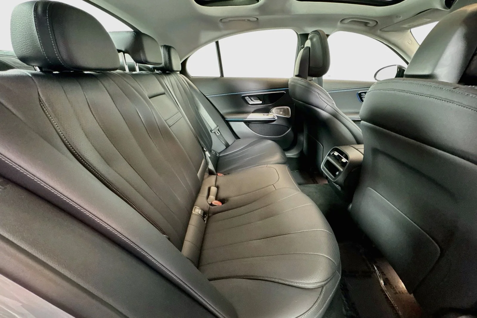 Used 2026 Manufaktur Alpine Grey Mercedes-Benz E 450 image 26