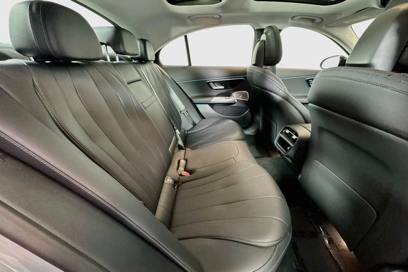 Certified Used 2026 Manufaktur Alpine Grey Mercedes-Benz E 450 image 26