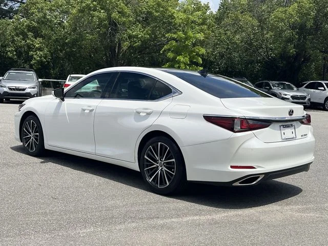 Used 2022 White Lexus 350 image 11