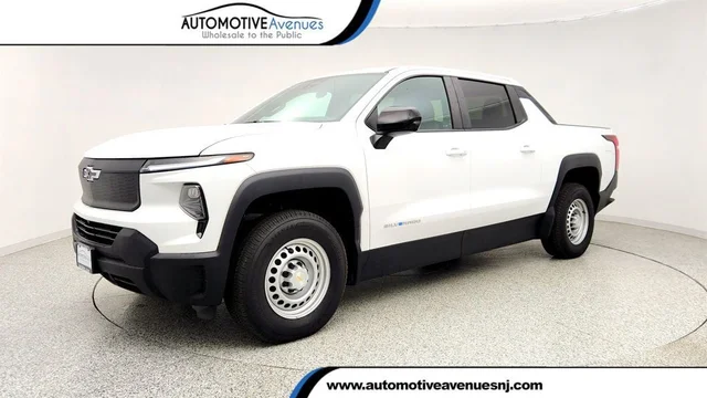 2024 Chevrolet Silverado EV e4WD Crew Cab Work Truck w/ 1FL Fleet Pkg & Spray-On Bedliner