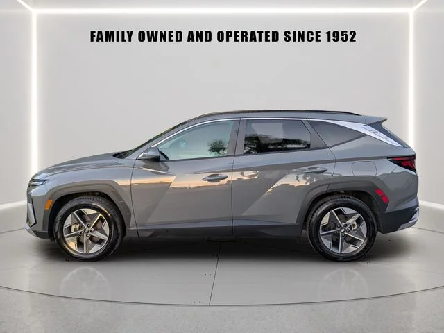 Used 2025 Gray Hyundai SEL image 3