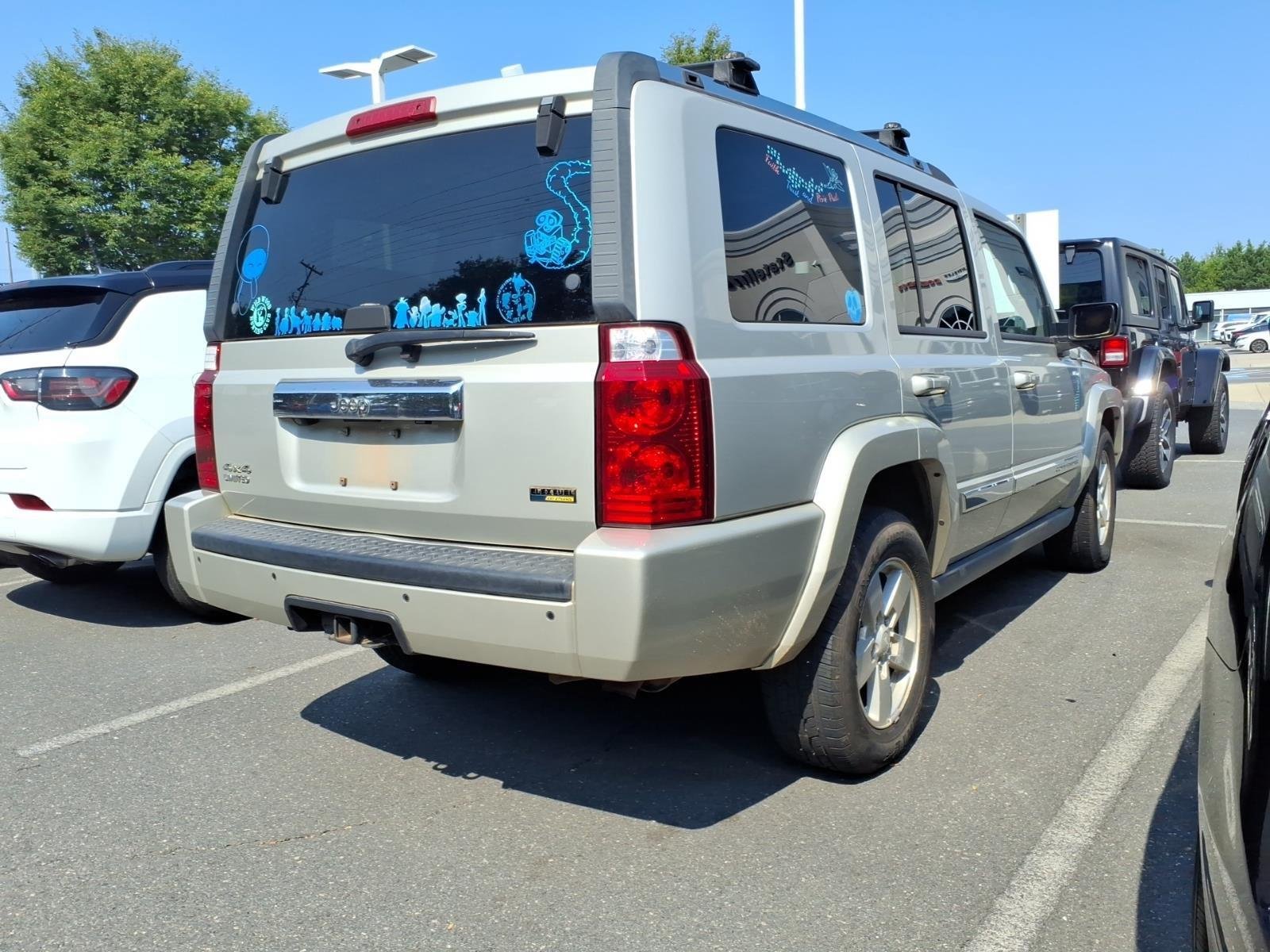 Used 2008 Light Graystone Pearl Jeep Limited image 8