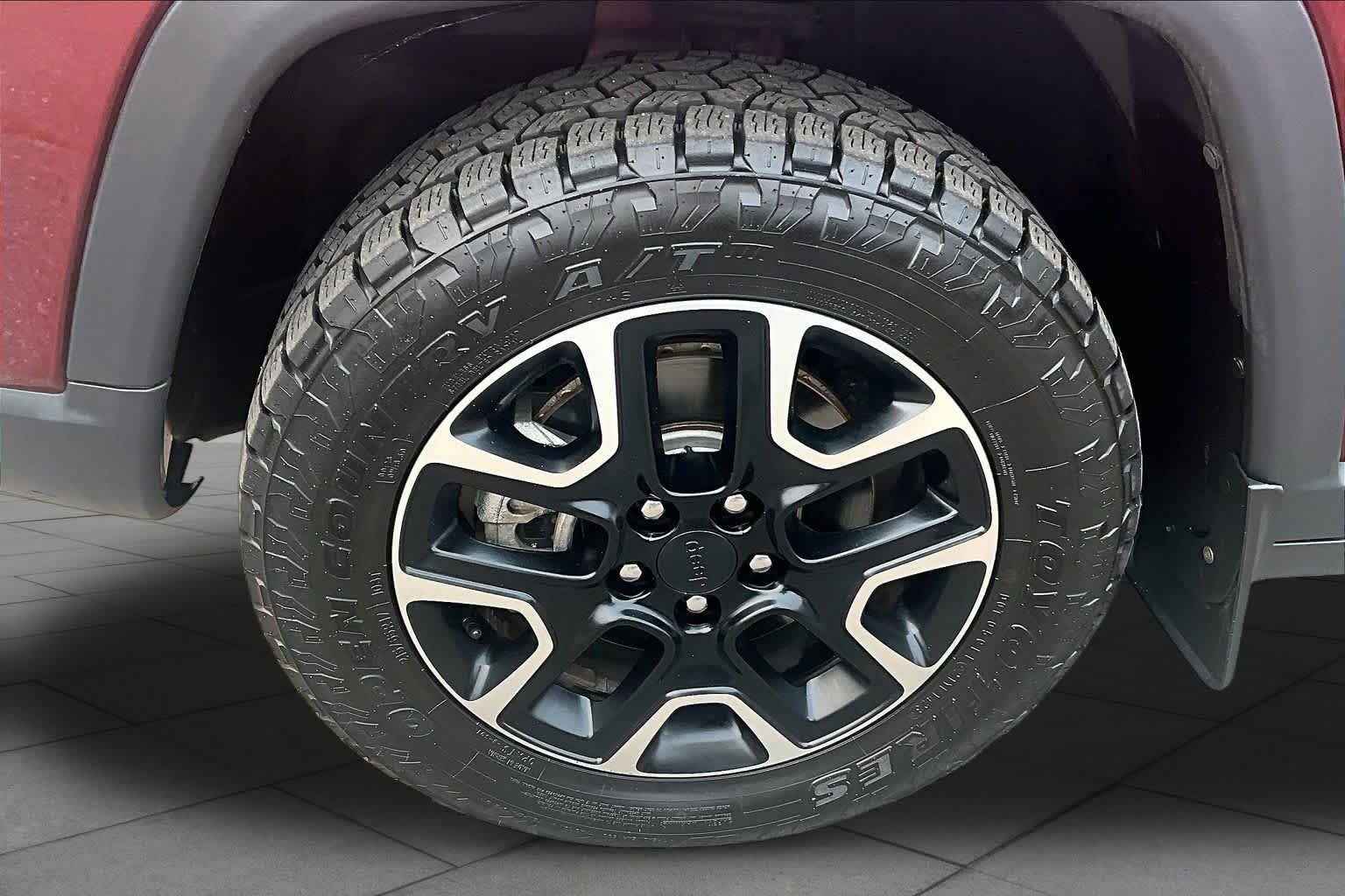 Used 2021 Velvet Red Pearlcoat Jeep Trailhawk image 11