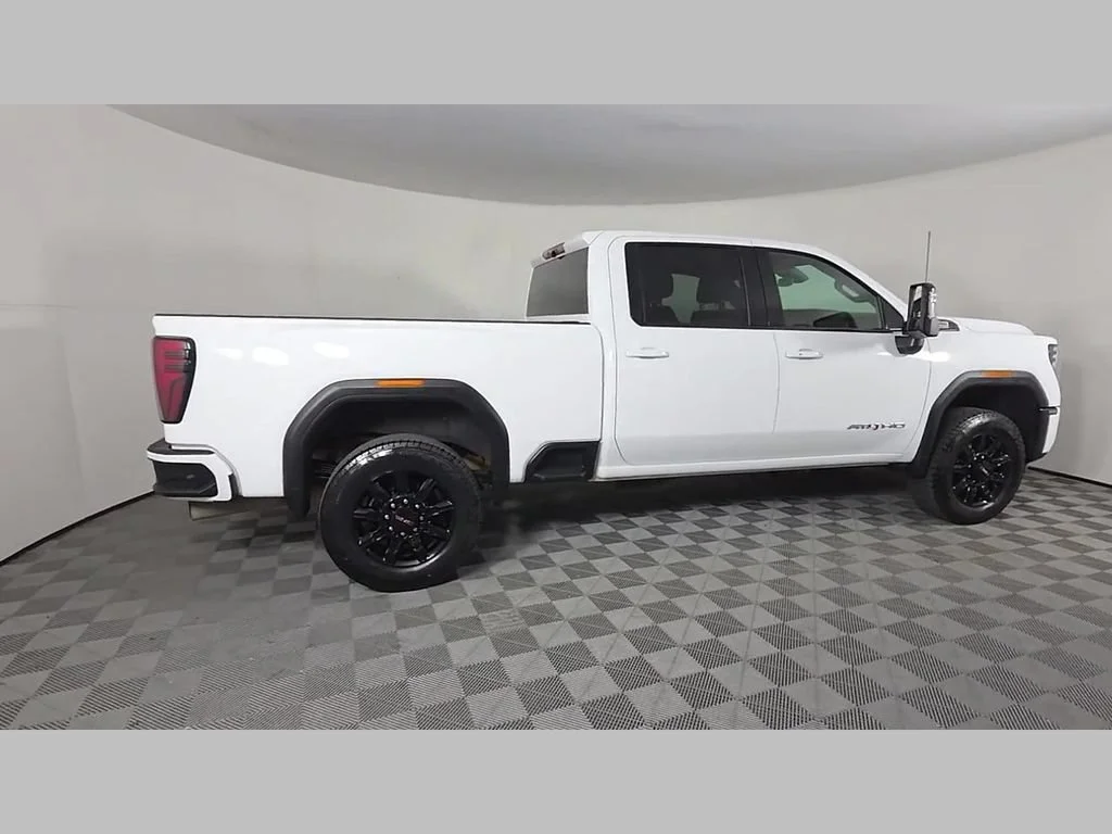 Used 2025 Summit White GMC AT4 image 40