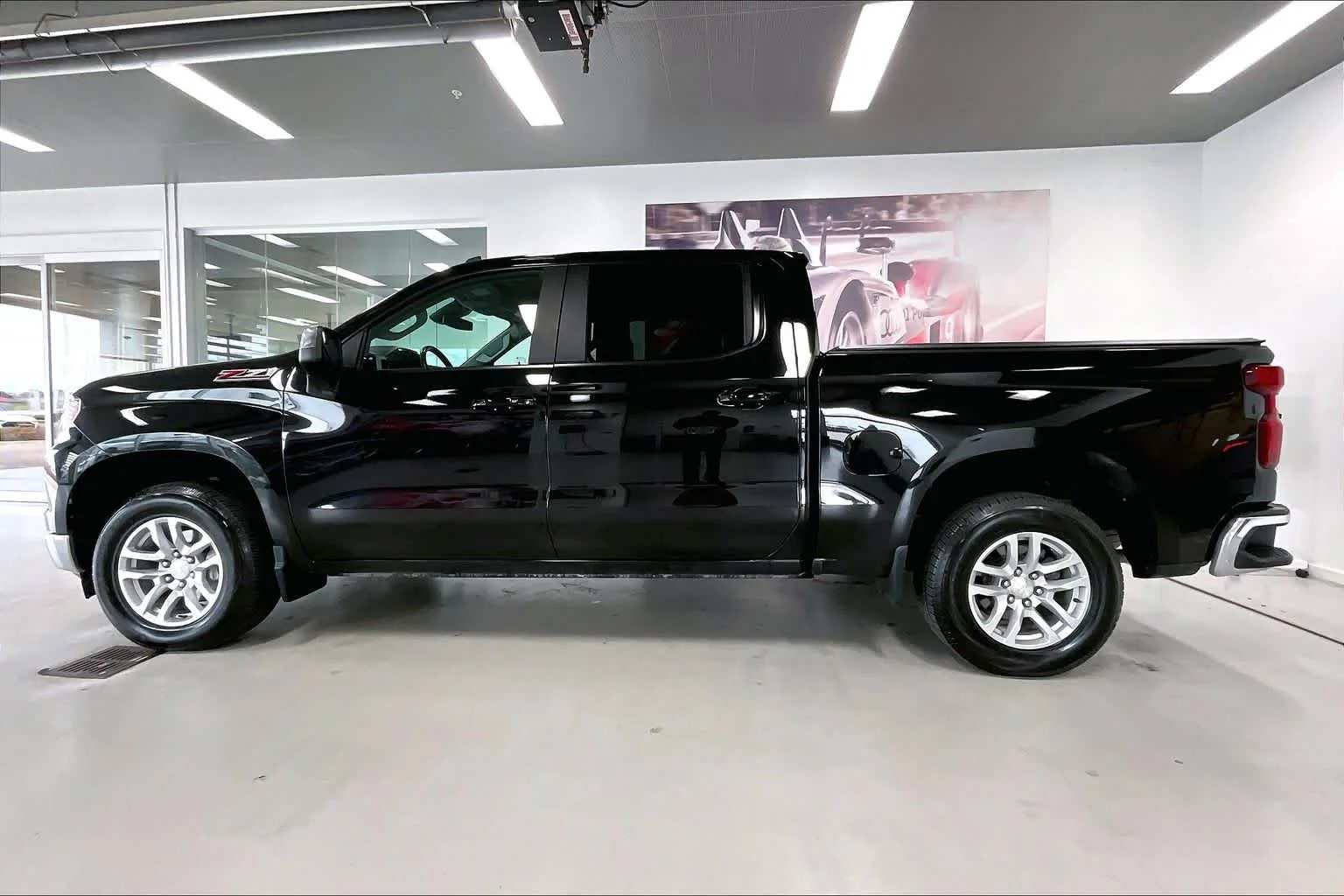 Used 2022 Black Chevrolet LT image 3