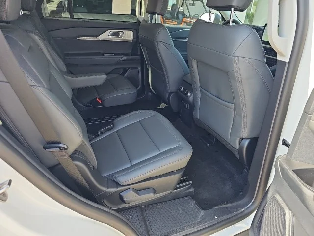 New 2026 Star White Metallic Tri-Coat Ford Active image 29