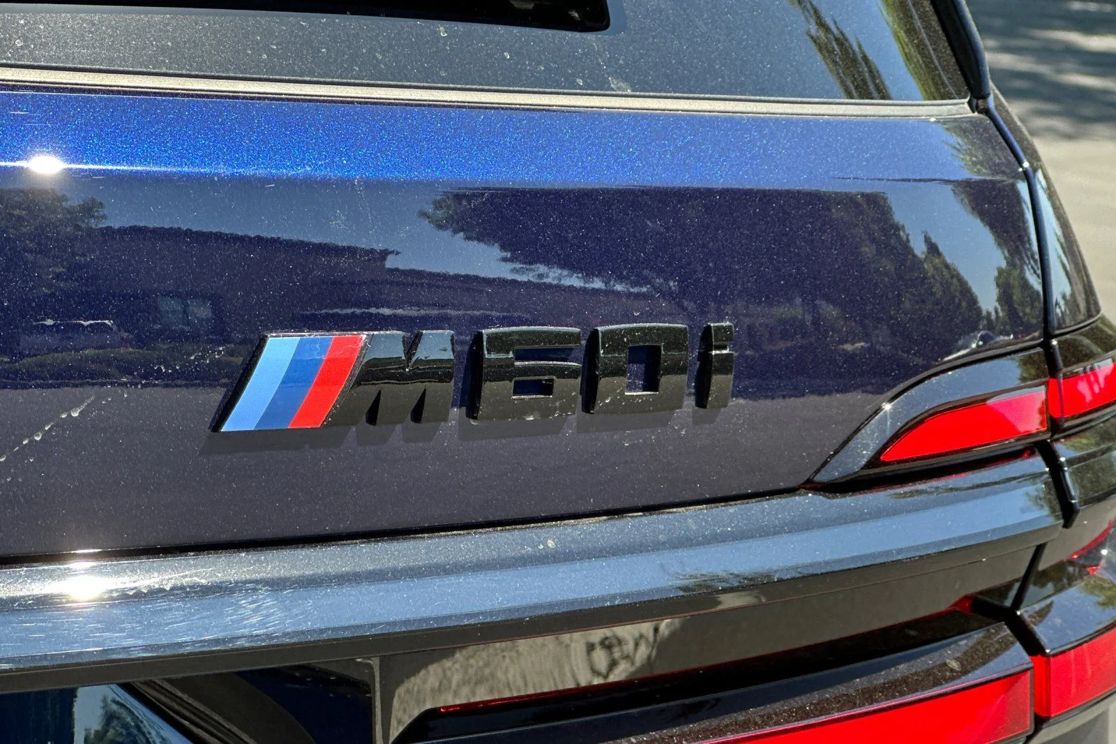 New 2026 Tanzanite Blue II Metallic BMW M60i image 6