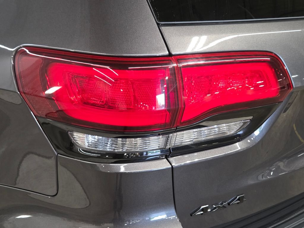 Used 2021 Gray Jeep Laredo X image 15