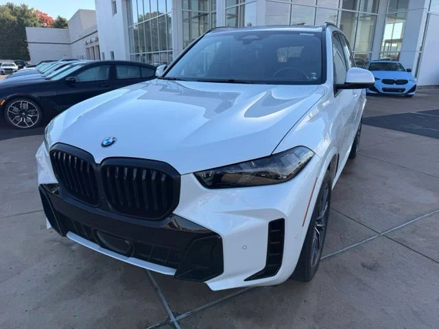 Used 2024 White BMW xDrive40i image 1