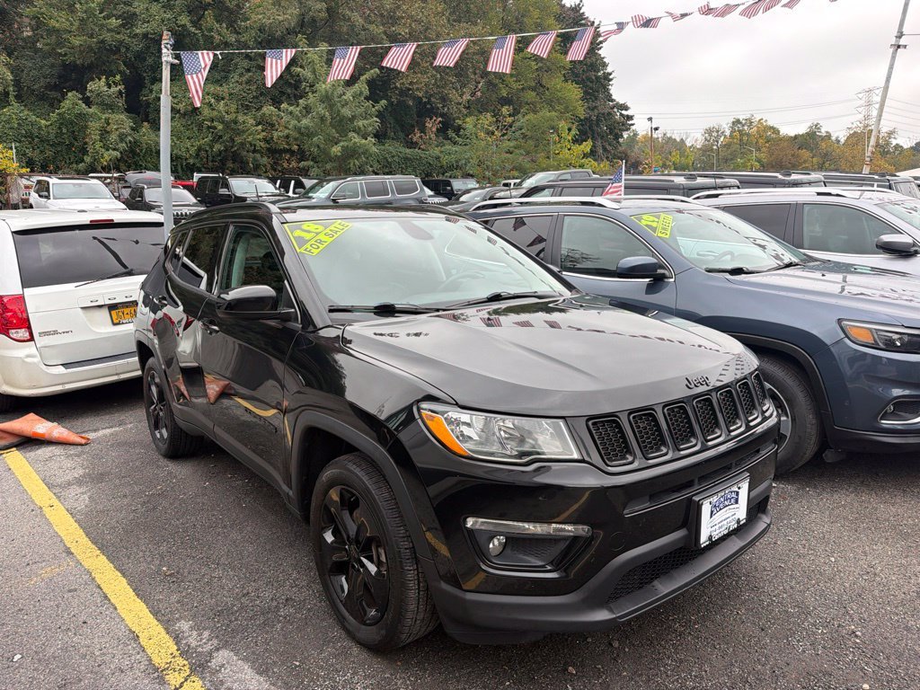 Certified Used 2018 Black Jeep Latitude image 1