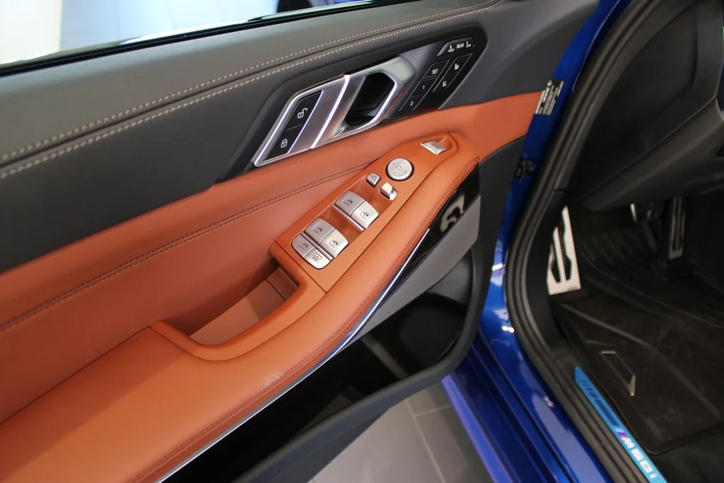 Used 2025 Blue Metallic BMW M60i image 26