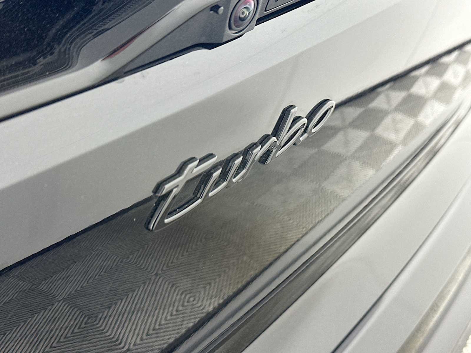 2025 Porsche Macan Turbo Electric - Photo 32
