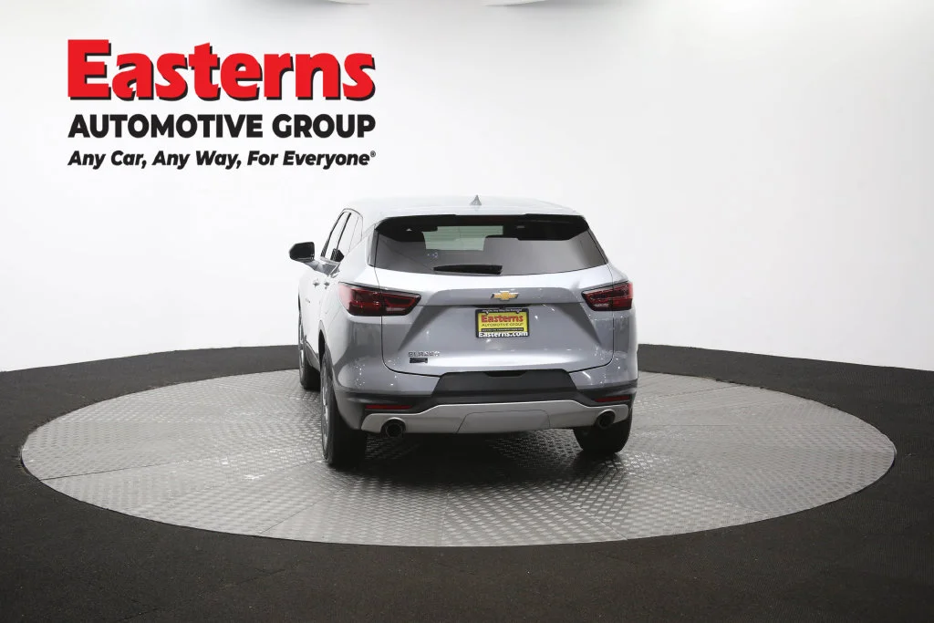 Used 2025 Gray Chevrolet LT image 40