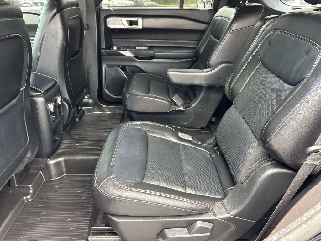 Used 2020 Black Ford Limited image 18