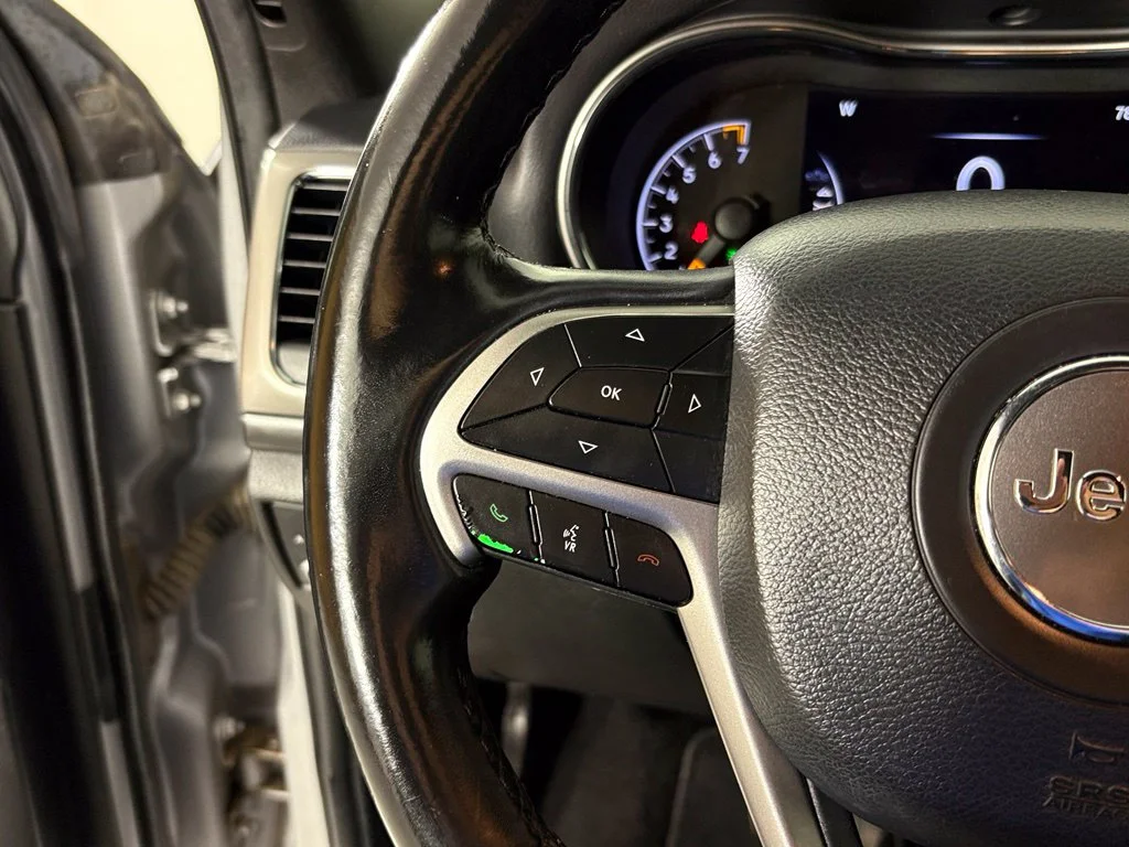 Used 2021 Silver Jeep Laredo X image 20