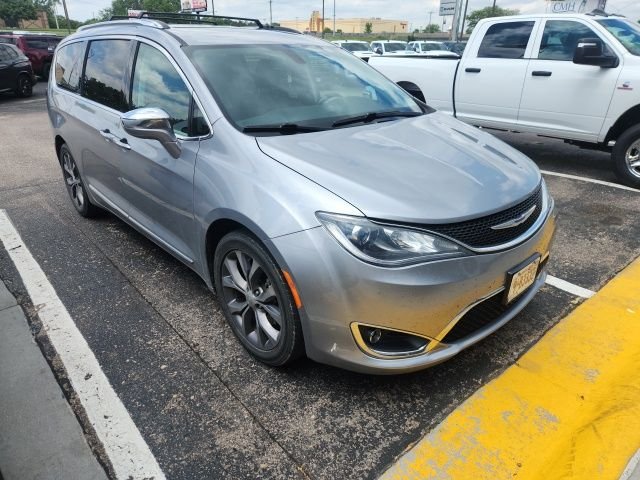 Used 2019 Chrysler Pacifica Limited with VIN 2C4RC1GG1KR708225 for sale in Kearney, NE