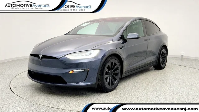 2023 Tesla Model X Plaid AWD with 22'' Turbine Wheels & Yoke Steering Wheel