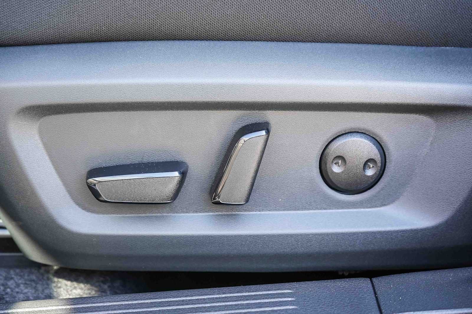 New 2026 Super Black Nissan SV image 22