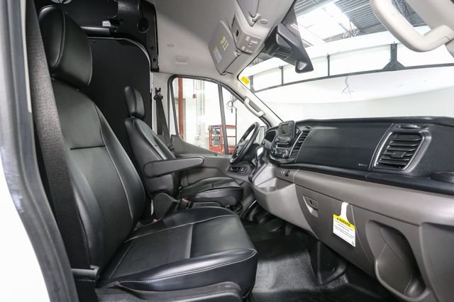 Used 2025  Ford Base image 15
