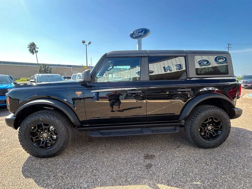 New 2026 Shadow Black Ford Badlands® image 4