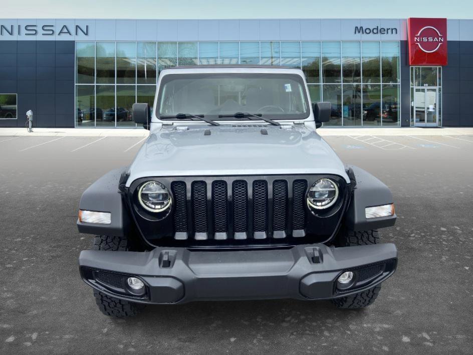 Used 2022 Silver Zynith Clearcoat Jeep Unlimited Willys image 2