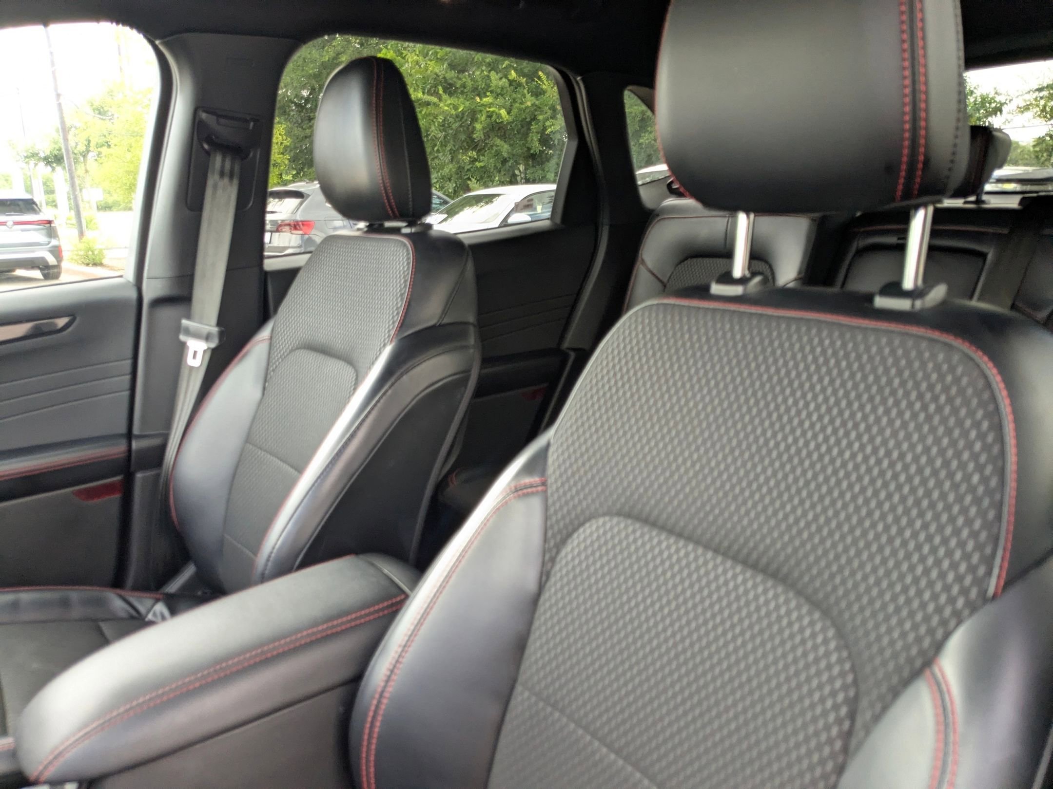 Used 2023 Gray Metallic Ford ST-Line image 10