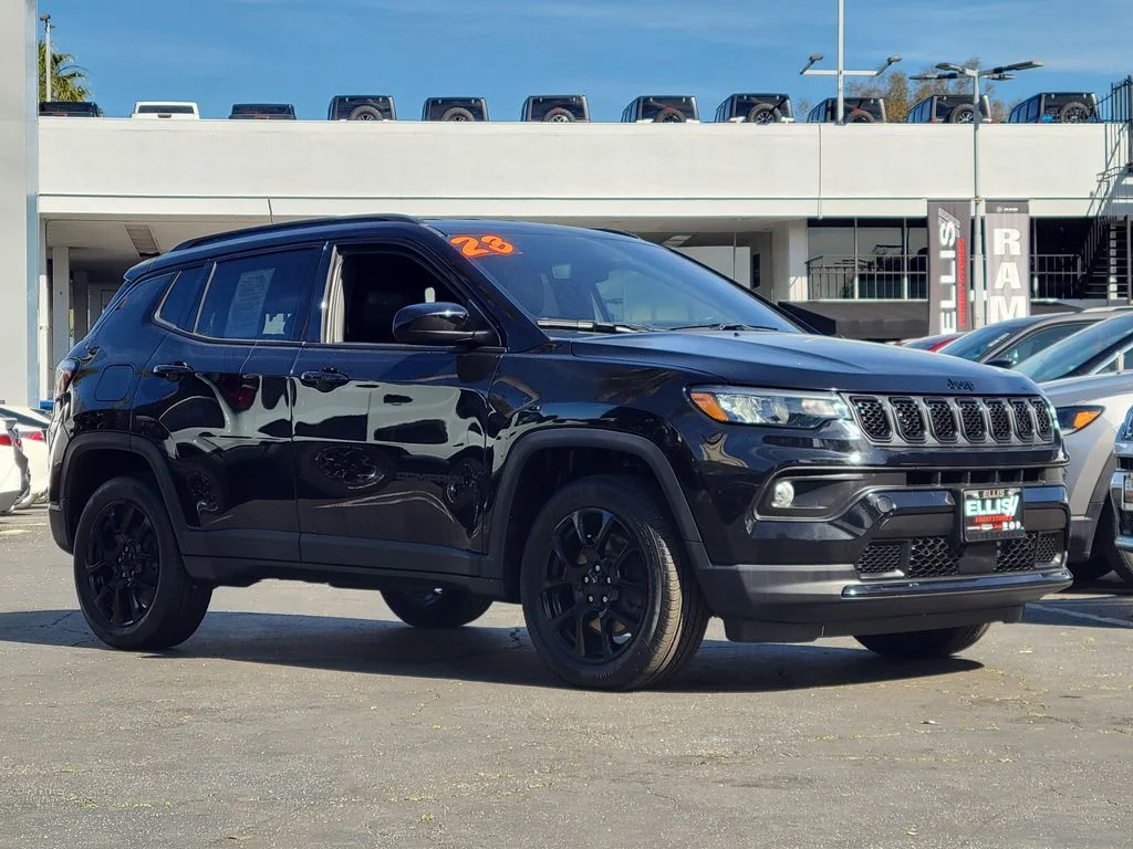 Used 2023 Black Jeep Latitude image 31