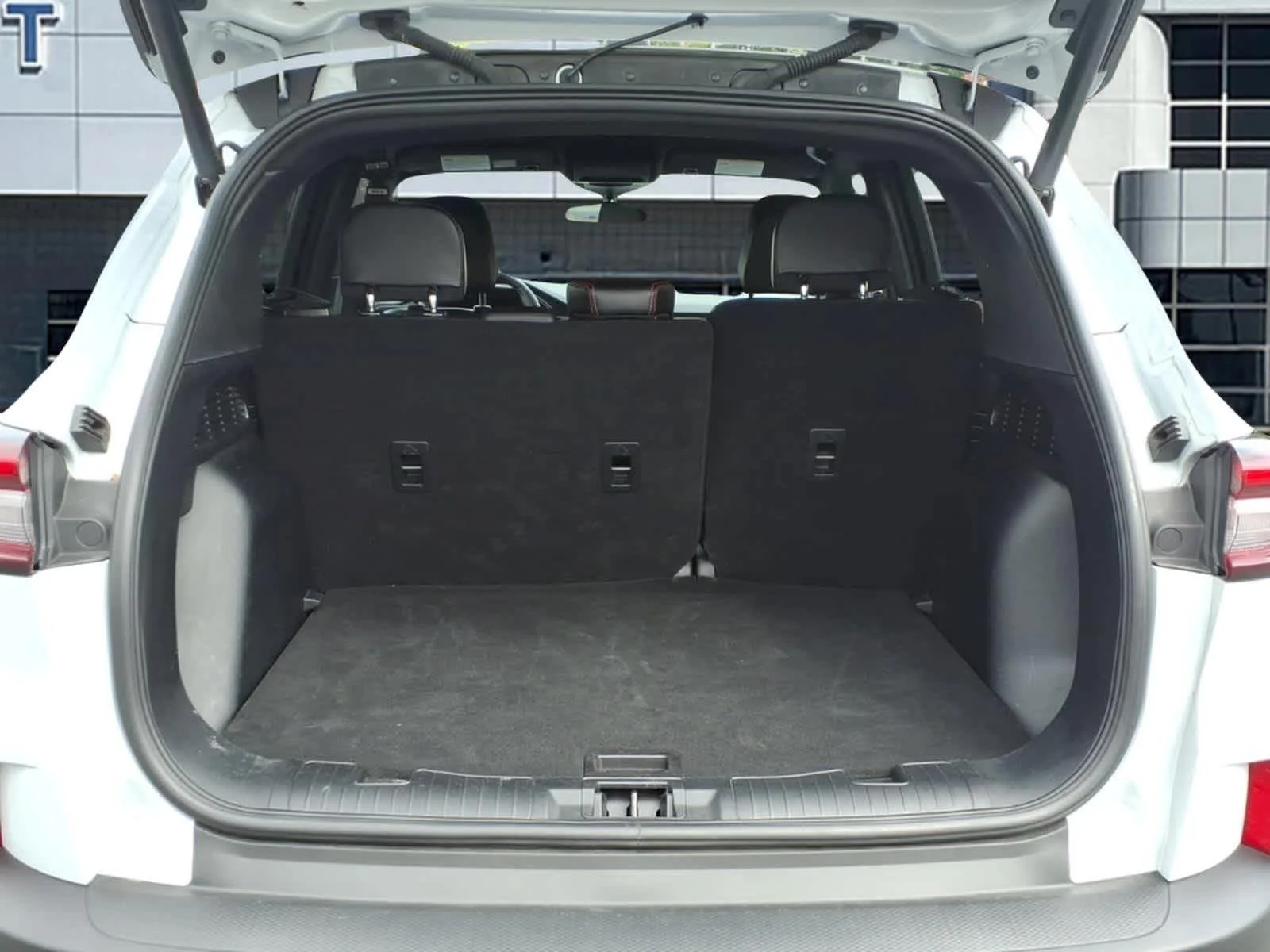 Used 2025 Space Silver Ford ST-Line Select image 7