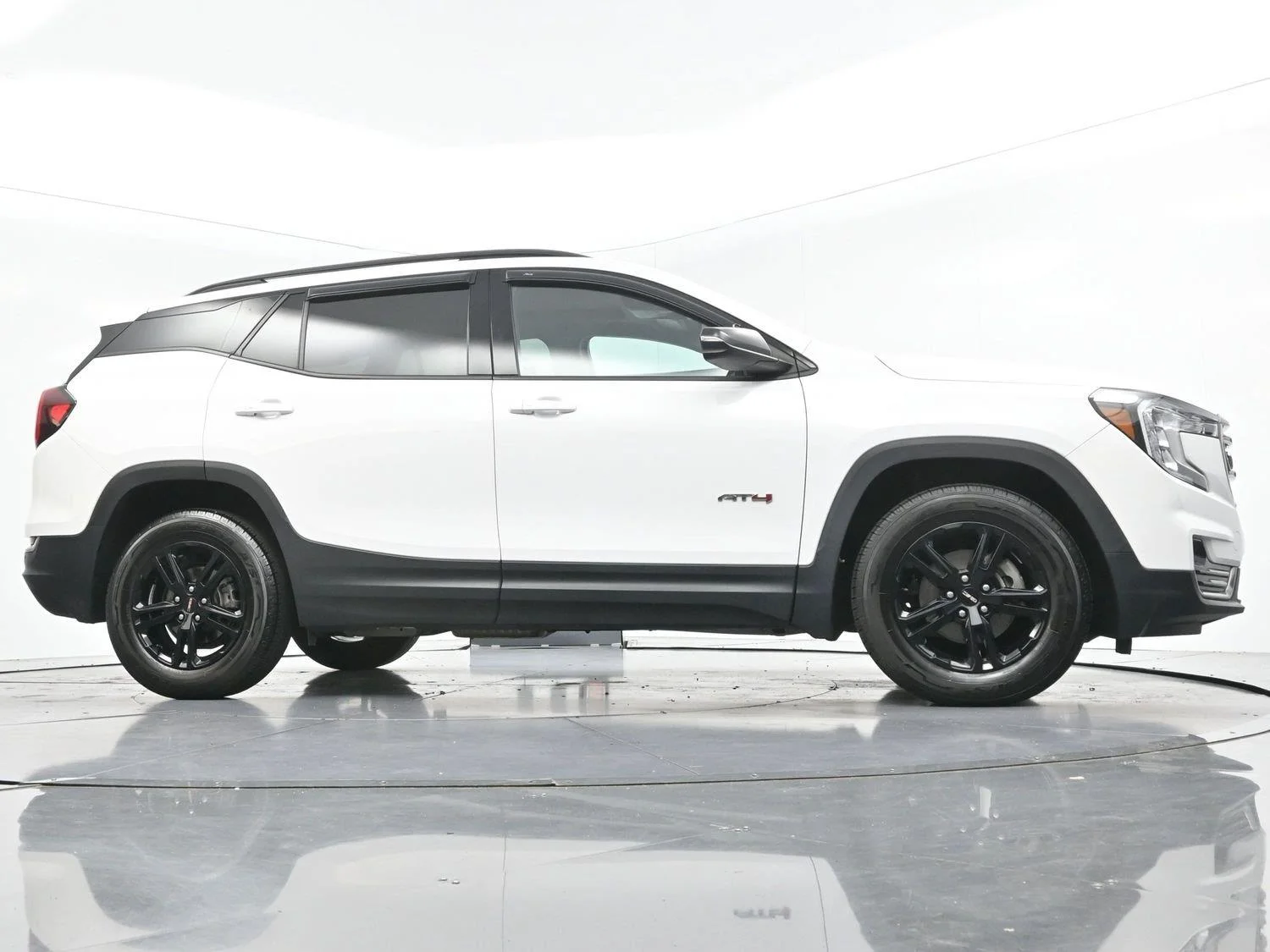 Used 2022 Summit White GMC AT4 image 51