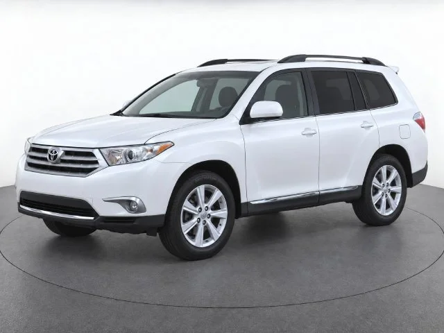 Used 2012 Blizzard Pearl Toyota SE image 2