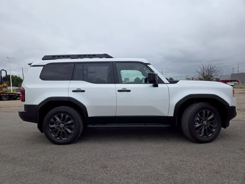 New 2027 Wind Chill Pearl Toyota Base image 29