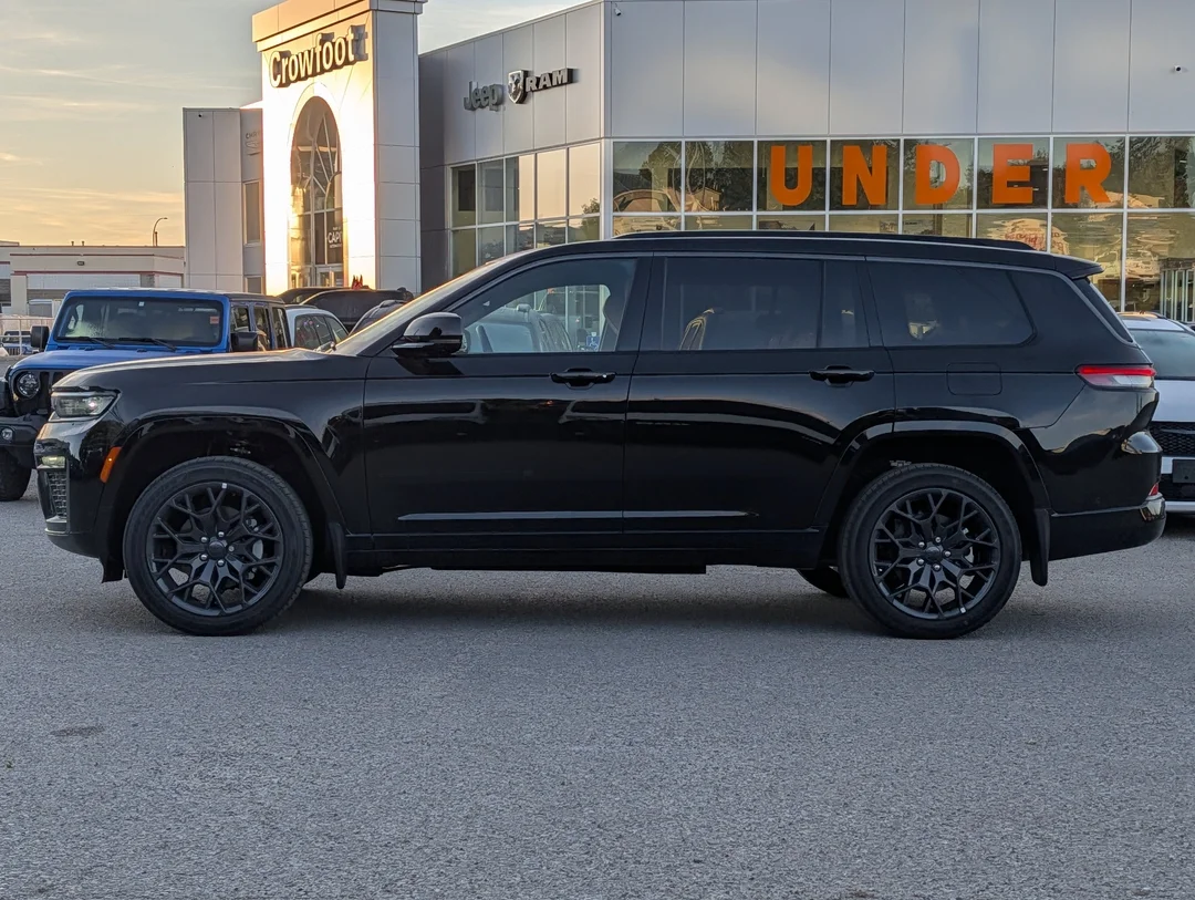 New 2026 Black Jeep Summit - - 4x4 - 324HP Turbo I4 - Adaptive Cruise Control - Blind Spot Monitor & More! image 5