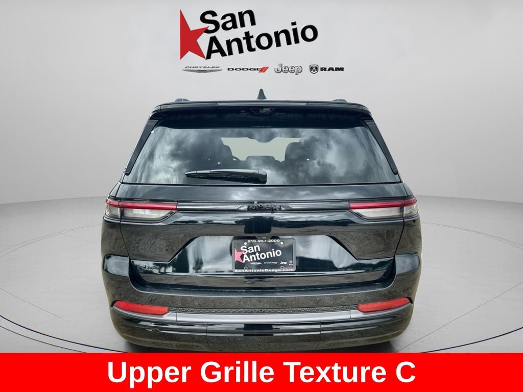 New 2026 Diamond Black Crystal Pearl-Coat Exterior Paint Jeep Limited Reserve image 7