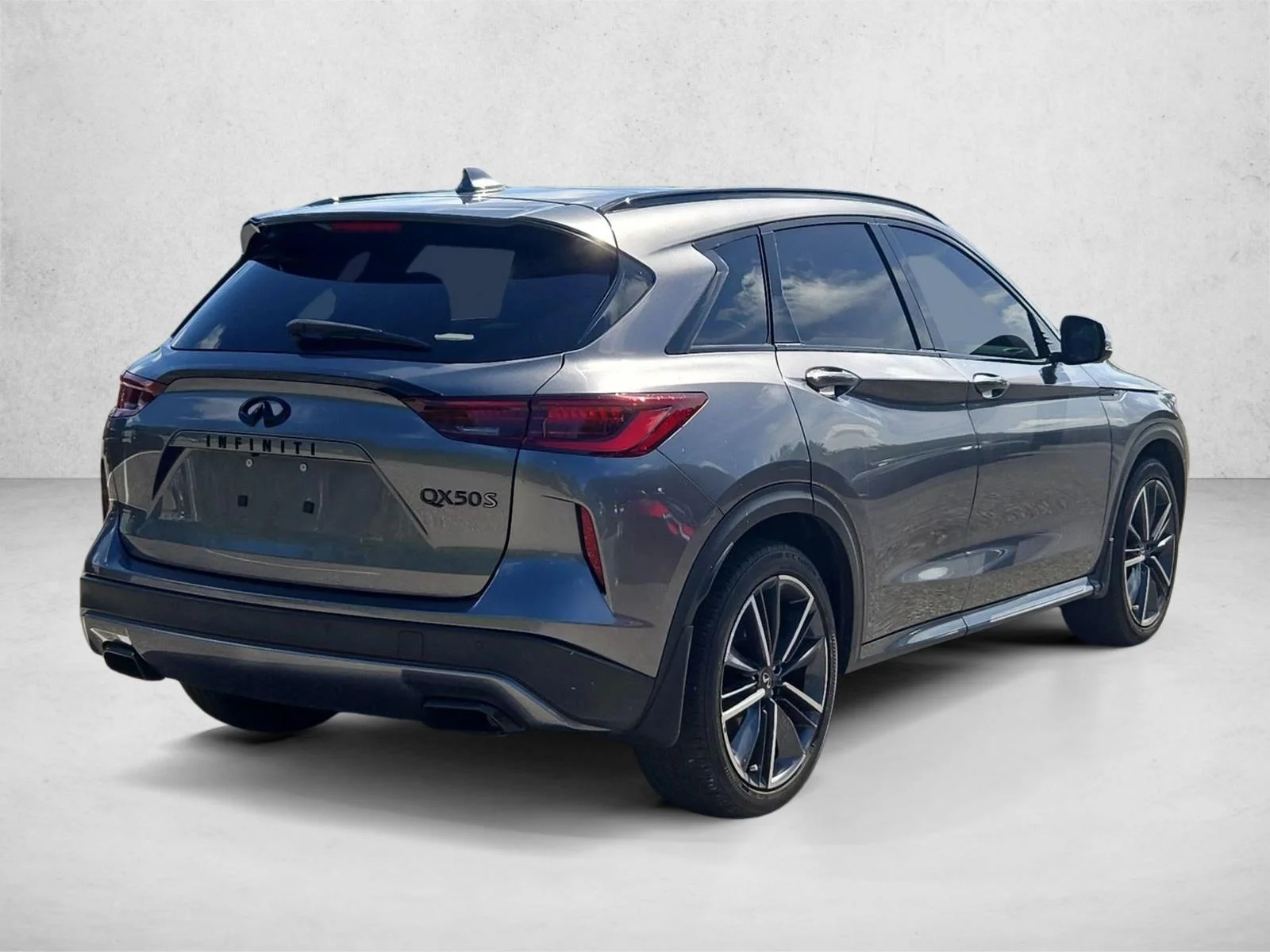 Used 2024 Graphite Shadow INFINITI SPORT image 5