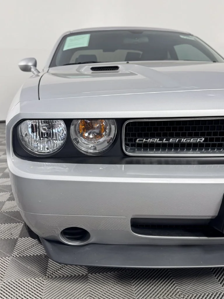 Used 2010 Bright Silver Metallic CC/Mineral Gray Met CC Dodge SE image 27