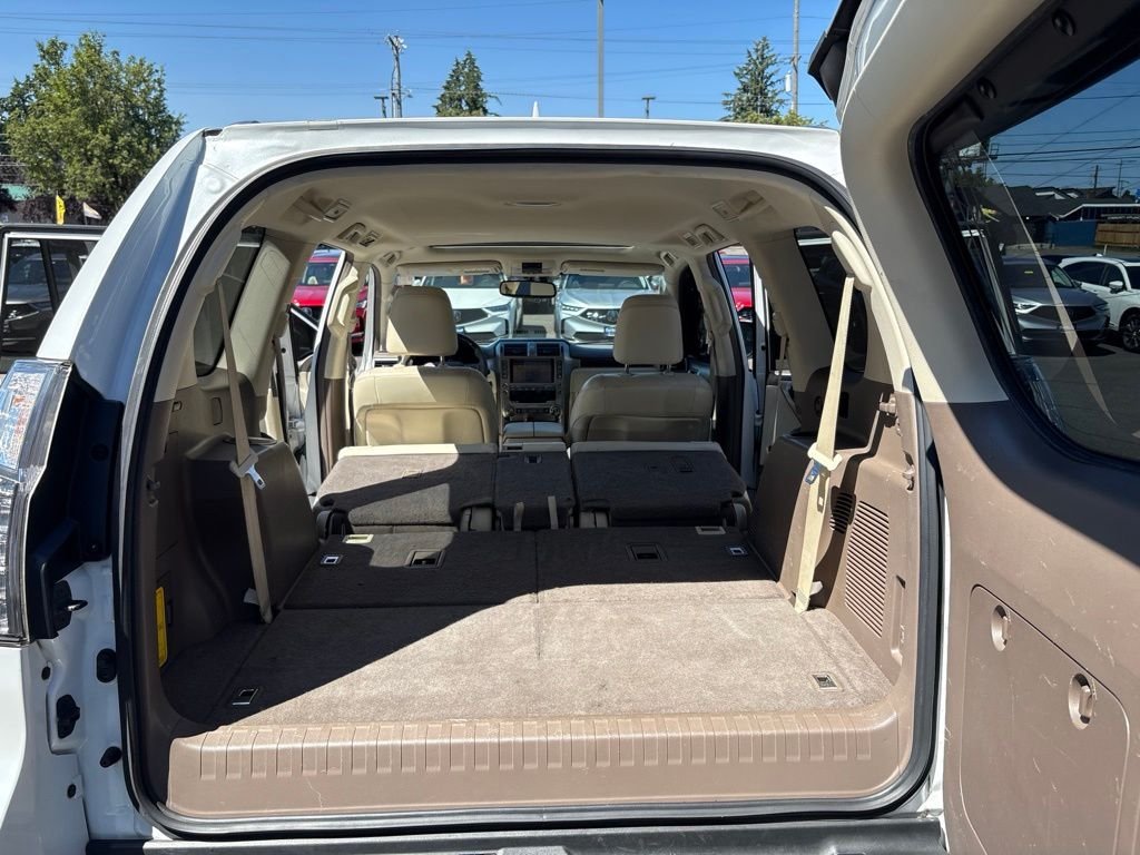 Used 2015 Starfire Pearl Lexus 460 image 32